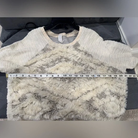 Amadi Anthropologie Women’s Sweater Large Textured Faux Fur Cream Neutral - Picture 5 of 8